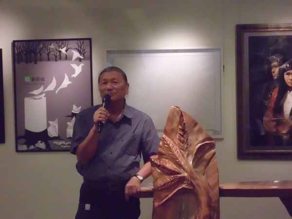 特優勝作品巡迴展於國立臺東生活美學館開幕,藝術家梁奕焚出席致詞