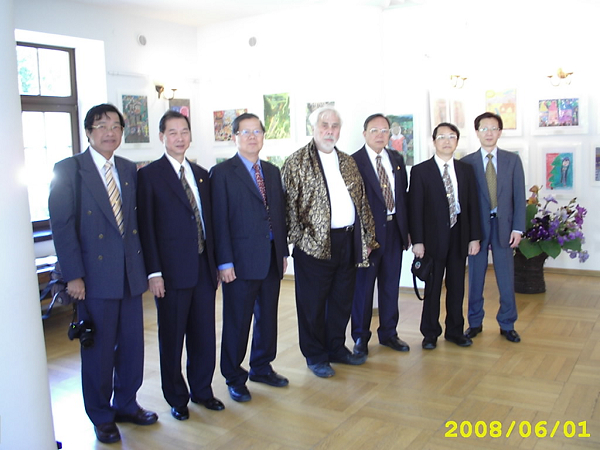 2008年5月24日─6月8日赴奧地利、波蘭、德國辦理第38屆世界兒童畫巡迴展