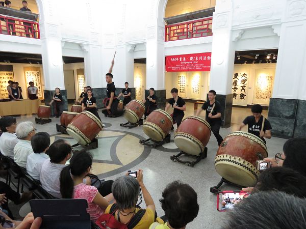 開幕式邀請優人神鼓擊鼓表演