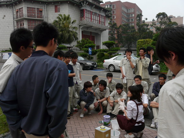 活動前置作業-指導如何彩繪道路