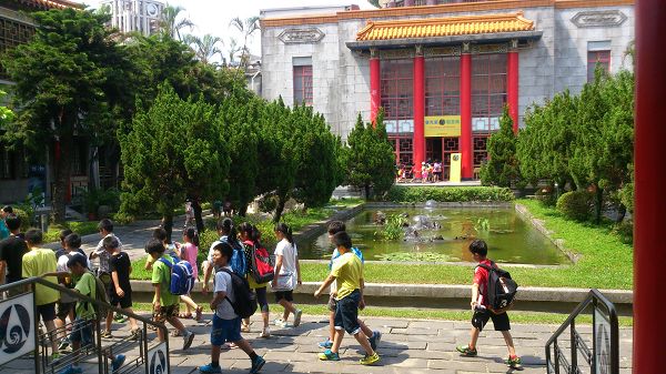 桃園學翰補習班蒞臨本館參觀教學參觀南海書院