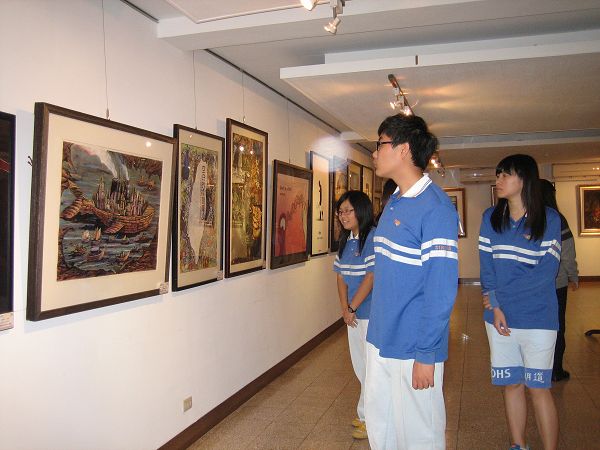 比賽優勝作品巡迴展於臺中市私立明道高級中學展出