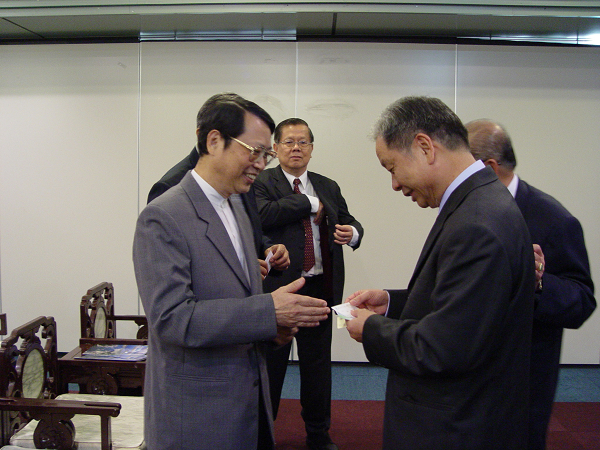 2007年12月11日波蘭亞太博物館Andrzej Wawrzyniak館長來台參訪