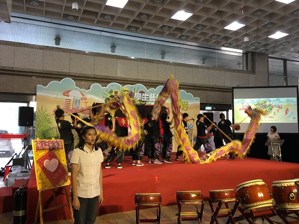 臺南子龍國小表演戲劇