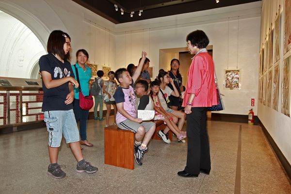 中華民國兒童美術學會黃雪琴老師導覽解說作品