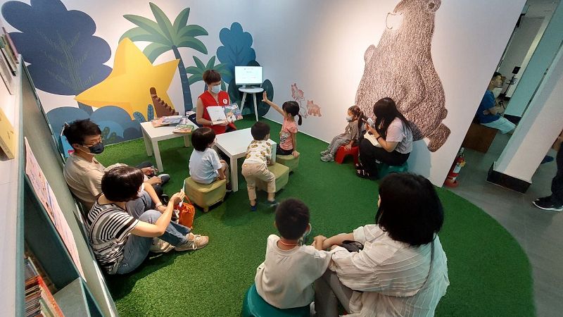 志工老師說故事-「爸爸,爸爸,變」